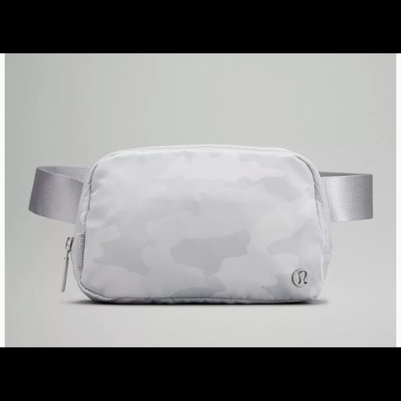 ❤️🧡💛Everywhere belt bag💜💚💙 - Picture 3 of 4